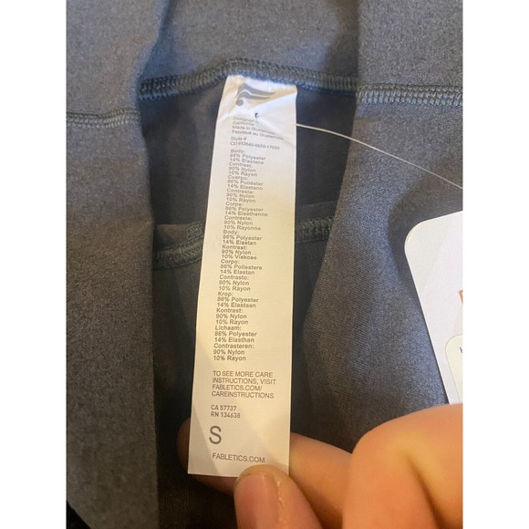 NWT Fabletics High Waisted Mesh Heathered Capri Leggings Size Small Gray - Picture 4 of 10